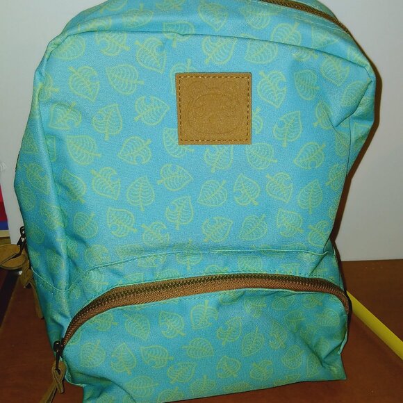 Nintendo Controller Gear Animal Crossing medium insulated padded gaming backpack - Picture 1 of 8
